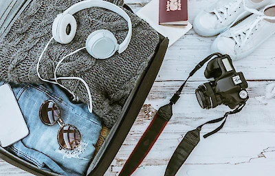 Main image linking to post titles: Packing Is An Art – 5 Pro Tips To Pack A Masterpiece